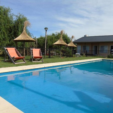 Aitue Bungalows Gualeguaychú エクステリア 写真