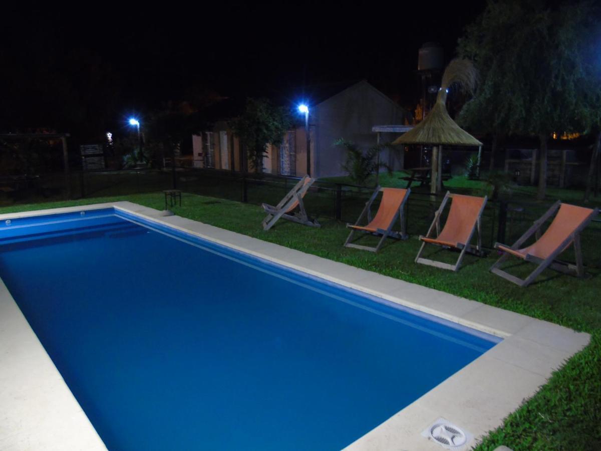 Aitue Bungalows Gualeguaychú エクステリア 写真